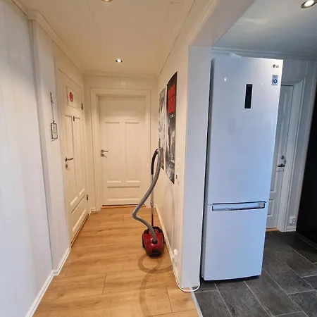 Private Room With Shared Kitchen, Bathroom And Tv Gjovik Exterior photo