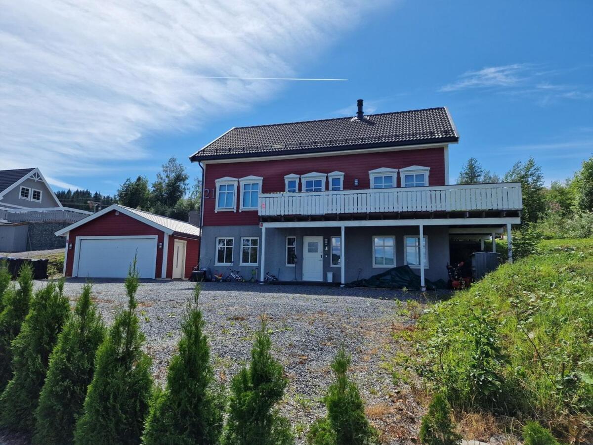Private With Shared Kitchen, Bathroom And Tv *